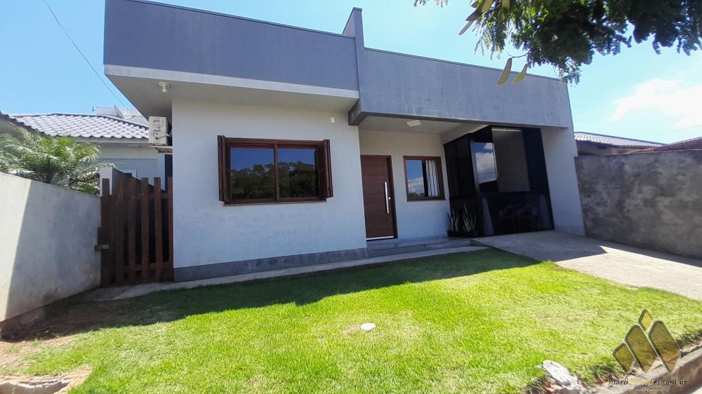 Casa com Energia Solar, Frente Leste e Amplo Terreno no bairro João Alves