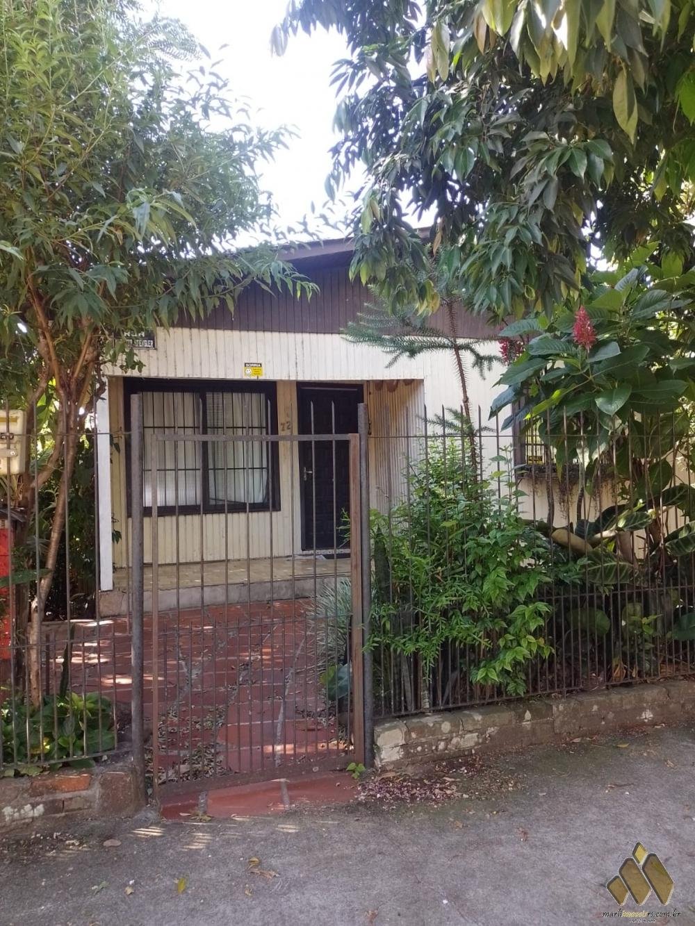 Casa mista de esquina no Universitário